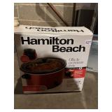HAMILTON BEACH SLOWCOOKER IN BOX.