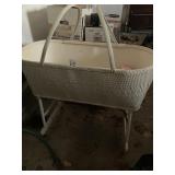 PORTABLE BABY BASSINET .