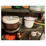 PORCELAIN POT W/ LID, DEHYDRATOR.