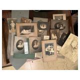 LARGE GROUP OF VINTAGE PHOTOGRAPHS