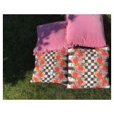 OUTDOOR ACCENT PILLOWS