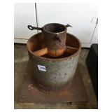 CAST IRON CHRISTMAS TREE STAND