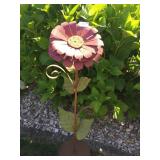 32" TALL METAL RUSTIC FLOWER
