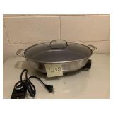 CUISINART ELECTRIC OVAL SKILLET LOOKS NEW