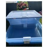 4 RUBBERMADE ORGANIZING TOTES WITH LIDS,