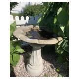 BIRD BATH CEMENT GREAT CONDITION