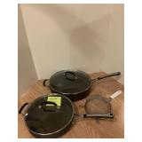 LIKE NEW PANS WITH GLASS LIDS