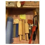 ROLLING PINS AND SPATULAS