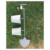 TIN SHOVEL WITH DUAL PLANTERS
