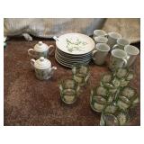 DAISY LUNCHEON SET WITH 7 MUGS 7 GLASSES, 8