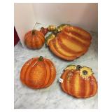 PUMPKIN SERVING PLATE WITH 4 MATCHING PLATES,