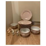 12 MICROWAVE SAFE PLATES, BUNNY FIGURES, 3 RABBIT