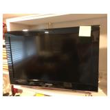 32" SAMSUNG TV, NO MOUNT OR REMOTE