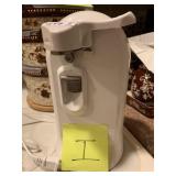 CAN OPENER BLACK AND DECKER