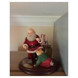 FIGURINE SANTA AND CHILD IN OB