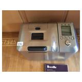 BREVILLE BREAD MAKER STAINLESS STEEL W/ BOOK