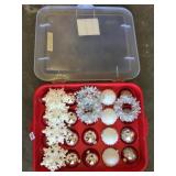 CHRISTMAS ORNAMENTS W/ TOTE