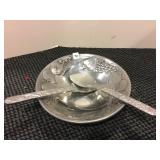WILTON AR METAL EMBOSSED SALAD BOWL WITH MATCHING