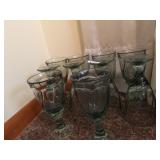 10 GREEN SWIRL DESIGN PEDESTAL GLASSES