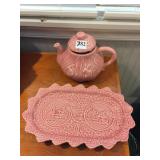 BORDALLO PINHIERO BUNNY TEA POT AND SERVING