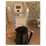 KEURIG COFFEE MAKER W/ WOOD SHELF AND COFFEE POT
