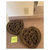 2 WOOD HEARTS