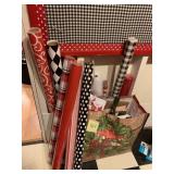 WRAPPING PAPER 10 + ROLLS, SANTA COVERS FOR