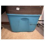 6 STORAGE TOTES WITH LIDS