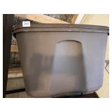 5 STORAGE TUBS WITH LIDS