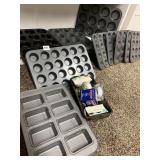 BAKING PANS, MUFFIN PANS, SQUARE PANS, ETC.