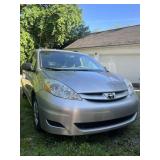 2008 TOYOTA  SIENNA 150,280 MILES RUN & DRIVES