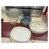 PYREX 1 QT AND 1.75 WITH LIDS, 2 OVAL CASSEROLES,