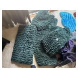 5 POLYESTER THICK PILE THROW RUGS