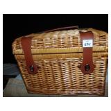 SMALL WICKER PICNIC BASKET WITH STURDY HANDLE AND