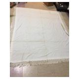 WHITE CHENILLE BEDSPREAD WITH KNOTTED FRINGE,