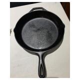 LODGE CAST IRON SKILLET