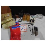 COSMETIC TOTE, DIARY OF A WIMPY KID DVD, 3 RED