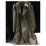 SZ 40R PIERRE CARDIN DOUBLE BREASTED RAINCOAT/