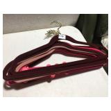 12 VELVET, NO SLIP HANGERS