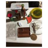 PEPPERS IN OIL, PLASTIC PLATES, MINI BENCH, CANDY