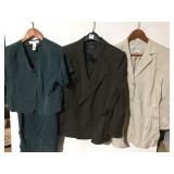 SZ 10 KASPER LADIES SUIT, JONES CO SZ 8 TAN