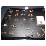 GROUP OF SEVENTEEN VINTAGE MATCHED PAIRS OF CLIP