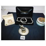 CULTURED PEARL NECKLACE BRACELET AND EARRING SET