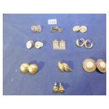 TEN PAIR OF GOLD TONE MATCHED PAIRS EARRINGS