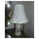 PORCELAIN BASED LAMP WITH GOLD DETAIL AND FLORAL