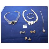 TRIFARI GOLD TONE CHOKER NECKLACE WITH BLACK