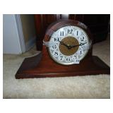 SETH THOMAS CLOCK BATTERY OPERATED MANTLE CLOCK,