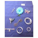 GROUP OF NINE PINS BROOCHES CIRCLE PINS, BLUE