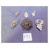 FIVE PINS AND ONE RELIGIOUS PENDANT