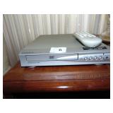 MAGNAVOX DVD PLAYER WITH REMOTE